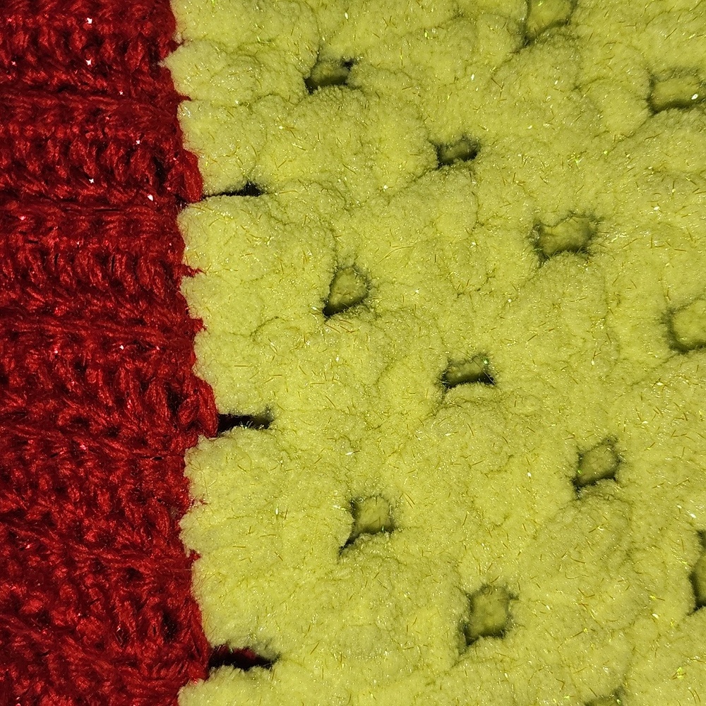 XS/S Grinch Inspired Sweater - Picture 5 of 6